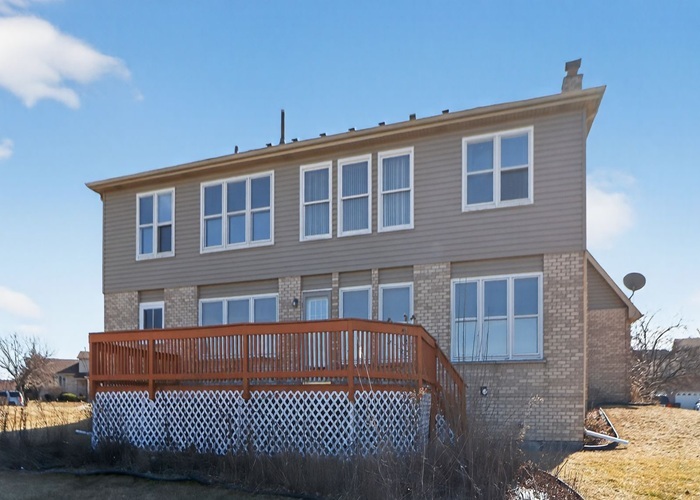 3902 Edgewater Drive