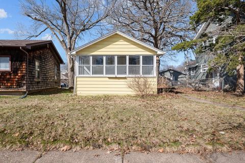 Photo of 2441 21st Avenue, Rock Island, IL 61201 (MLS # 12607925)