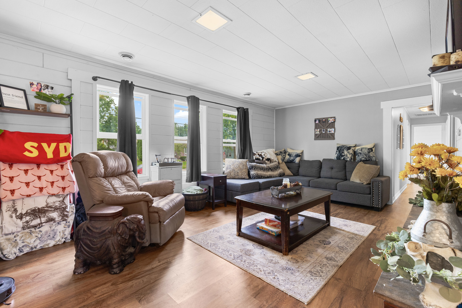 306 W Front Street