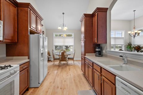 Tiny photo for 722 N NORTHWEST Highway #A, Park Ridge, IL 60068 (MLS # 12488743)
