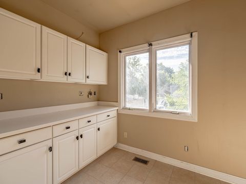 Tiny photo for 250 N Batavia Avenue, Batavia, IL 60510 (MLS # 12511988)