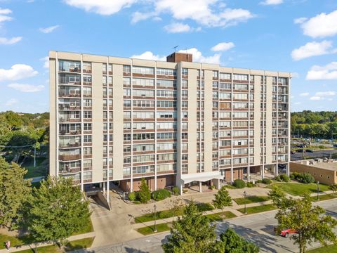 Photo of 33 N Main Street #11A, Lombard, IL 60148 (MLS # 12469073)