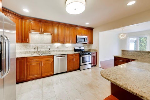Tiny photo for 520 HUMMINGBIRD Lane, Deerfield, IL 60015 (MLS # 12755062)