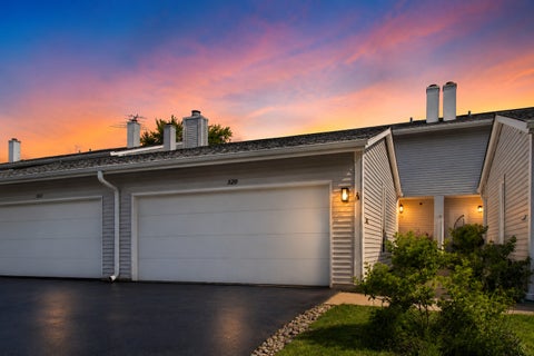 Photo of 520 HUMMINGBIRD Lane, Deerfield, IL 60015 (MLS # 12755062)