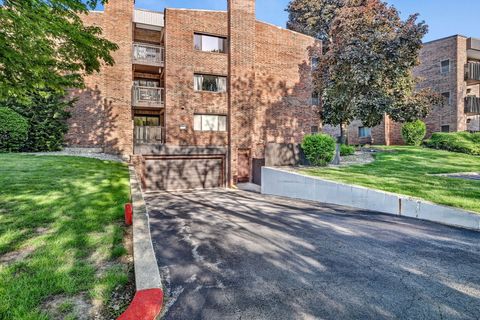 Tiny photo for 1420 Woodbridge Road #3A, Joliet, IL 60436 (MLS # 12641915)