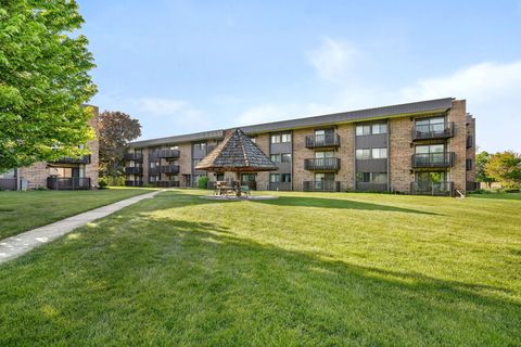 Tiny photo for 1420 Woodbridge Road #3A, Joliet, IL 60436 (MLS # 12641915)
