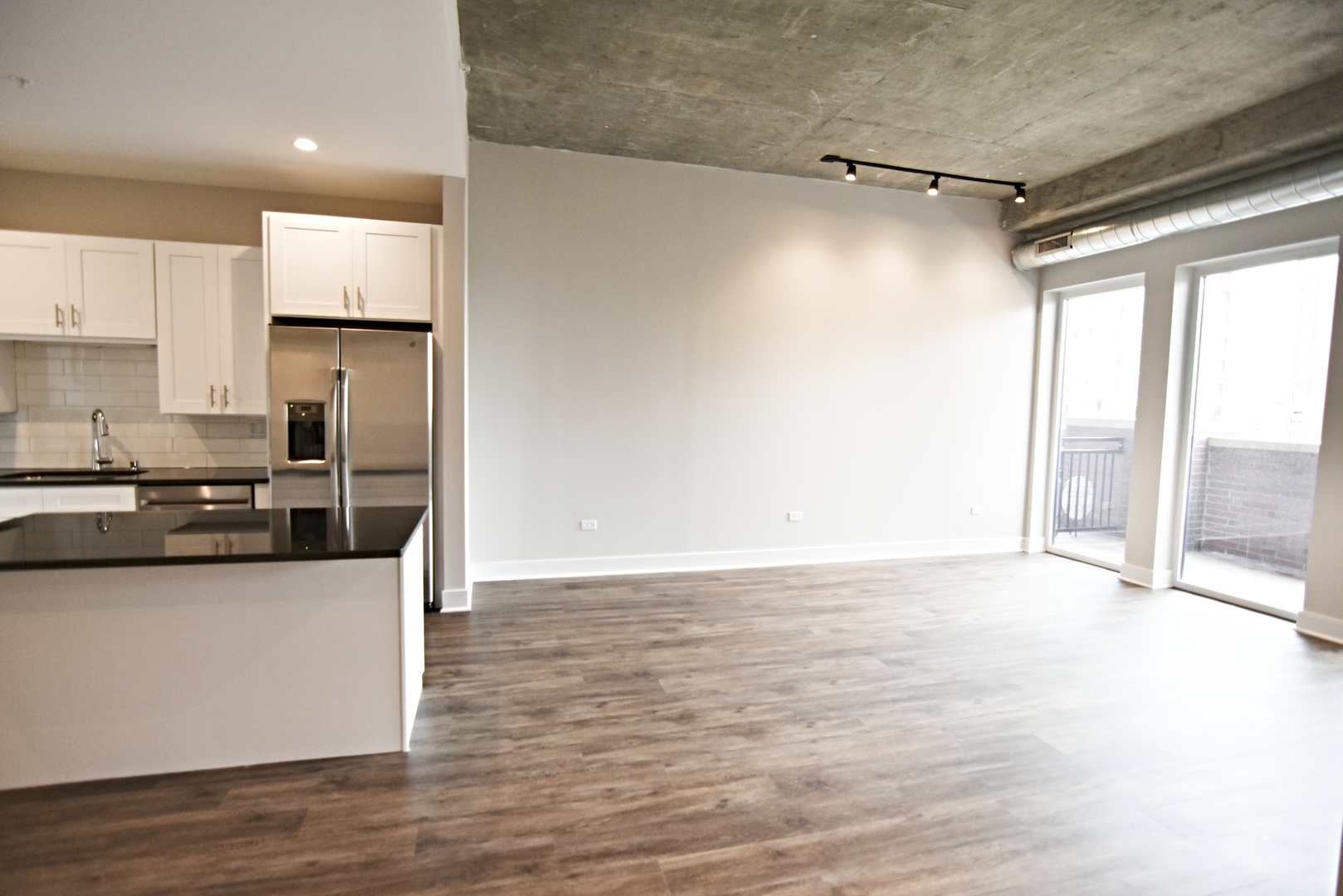 3833 N Broadway Street 409