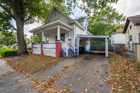 Tiny photo for 503 S E Evans Street, Bloomington, IL 61701 (MLS # 12488673)