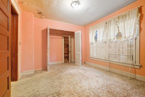 Tiny photo for 503 S E Evans Street, Bloomington, IL 61701 (MLS # 12488673)