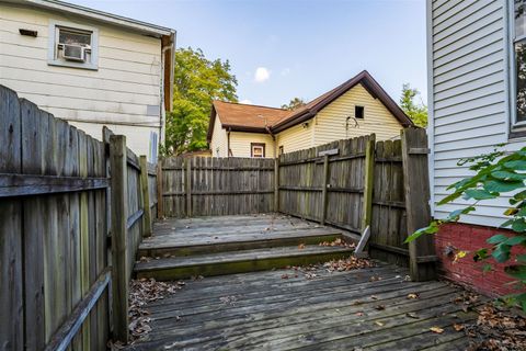 Tiny photo for 503 S E Evans Street, Bloomington, IL 61701 (MLS # 12488673)