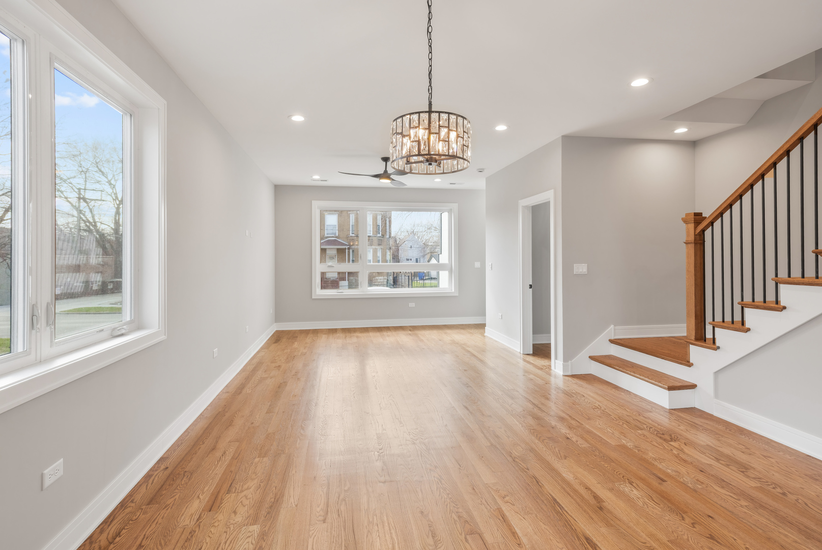 6639 S Langley Avenue