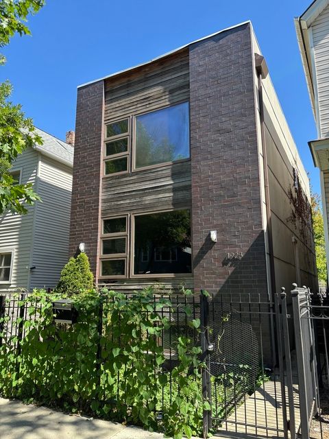 Photo of 1925 N Francisco Avenue, Chicago, IL 60647 (MLS # 12465346)