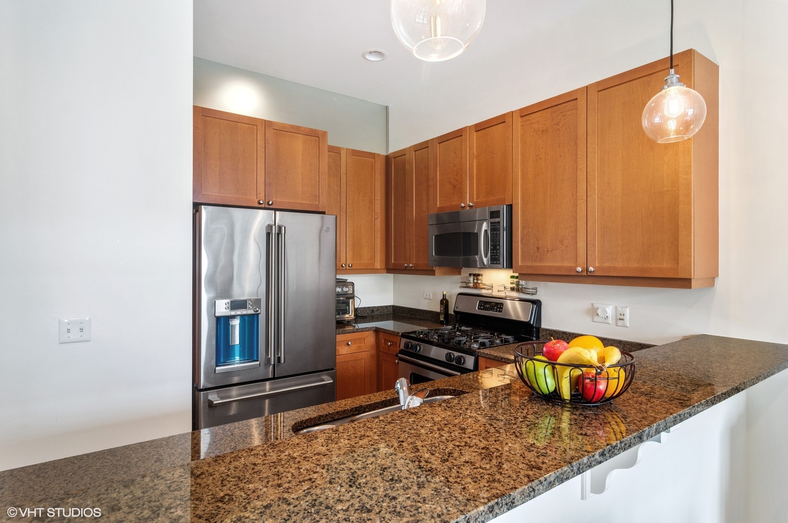 101 W SUPERIOR Street 903