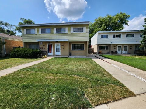 Photo of 8916 Gross Point Road, Skokie, IL 60077 (MLS # 12695416)