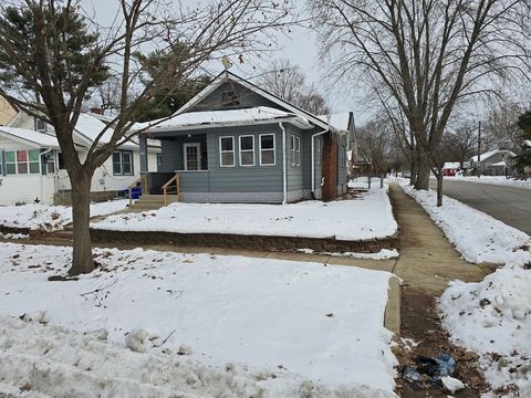 Tiny photo for 2103 N Court Street, Rockford, IL 61103 (MLS # 12534653)