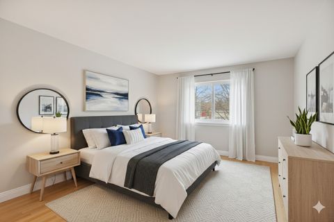 Tiny photo for 9420 Bay Colony Drive #2E, Des Plaines, IL 60016 (MLS # 12519941)