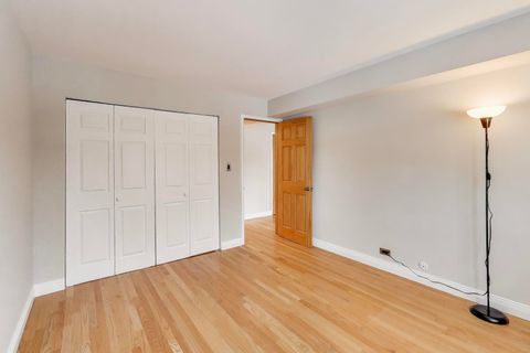 Tiny photo for 9420 Bay Colony Drive #2E, Des Plaines, IL 60016 (MLS # 12519941)