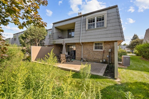 Tiny photo for 642 Burgundy Court #F, Elk Grove Village, IL 60007 (MLS # 12740776)