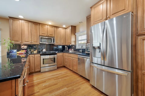 Tiny photo for 642 Burgundy Court #F, Elk Grove Village, IL 60007 (MLS # 12740776)