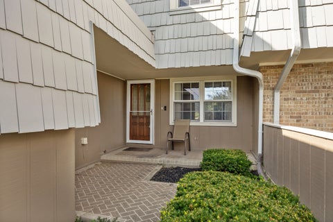 Tiny photo for 642 Burgundy Court #F, Elk Grove Village, IL 60007 (MLS # 12740776)