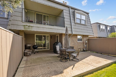 Tiny photo for 642 Burgundy Court #F, Elk Grove Village, IL 60007 (MLS # 12740776)