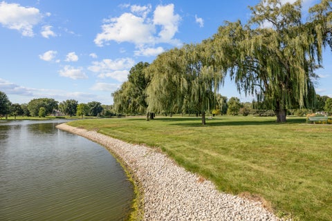 Tiny photo for 642 Burgundy Court #F, Elk Grove Village, IL 60007 (MLS # 12740776)