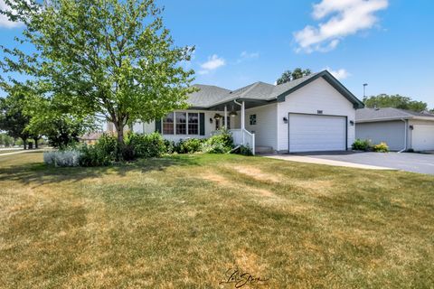 Photo of 712 Hauert Street, Peotone, IL 60468 (MLS # 12473566) Photo of 712 Hauert Street, Peotone, IL 60468 (MLS # 12473566)