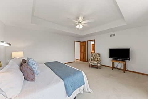 Tiny photo for 302 Roscommon Court, Glen Ellyn, IL 60137 (MLS # 12601429)