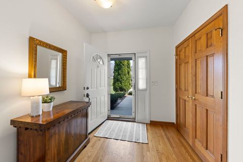 Tiny photo for 302 Roscommon Court, Glen Ellyn, IL 60137 (MLS # 12601429)