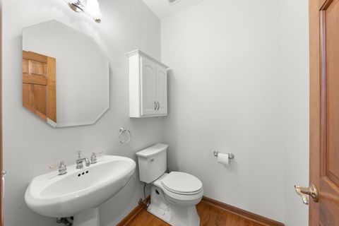 Tiny photo for 302 Roscommon Court, Glen Ellyn, IL 60137 (MLS # 12601429)