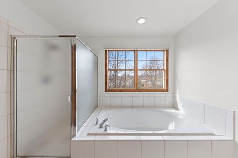 Tiny photo for 302 Roscommon Court, Glen Ellyn, IL 60137 (MLS # 12601429)