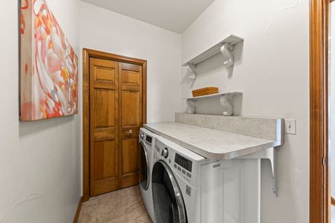 Tiny photo for 302 Roscommon Court, Glen Ellyn, IL 60137 (MLS # 12601429)