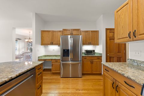 Tiny photo for 302 Roscommon Court, Glen Ellyn, IL 60137 (MLS # 12601429)