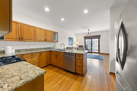 Tiny photo for 302 Roscommon Court, Glen Ellyn, IL 60137 (MLS # 12601429)