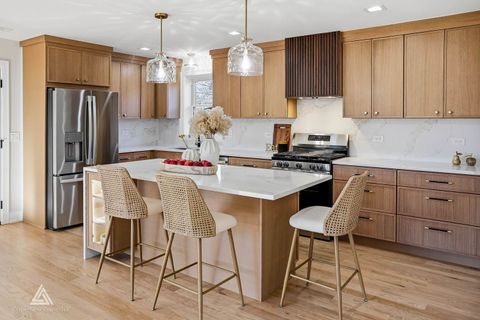 Tiny photo for 500 N Fairview Avenue, Mount Prospect, IL 60056 (MLS # 12571692)