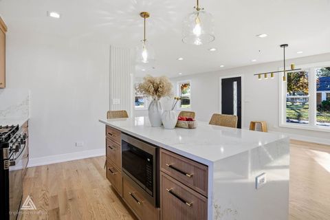 Tiny photo for 500 N Fairview Avenue, Mount Prospect, IL 60056 (MLS # 12571692)