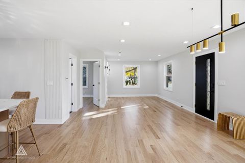 Tiny photo for 500 N Fairview Avenue, Mount Prospect, IL 60056 (MLS # 12571692)