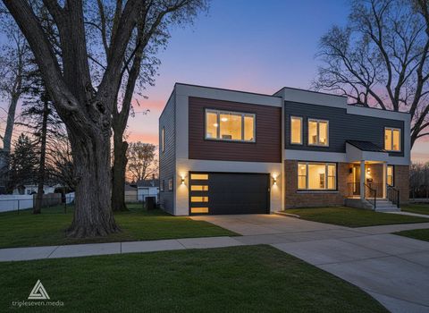 Tiny photo for 500 N Fairview Avenue, Mount Prospect, IL 60056 (MLS # 12571692)