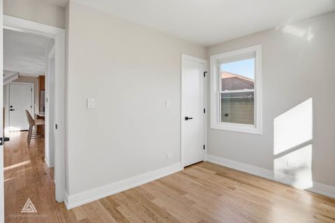 Tiny photo for 500 N Fairview Avenue, Mount Prospect, IL 60056 (MLS # 12571692)