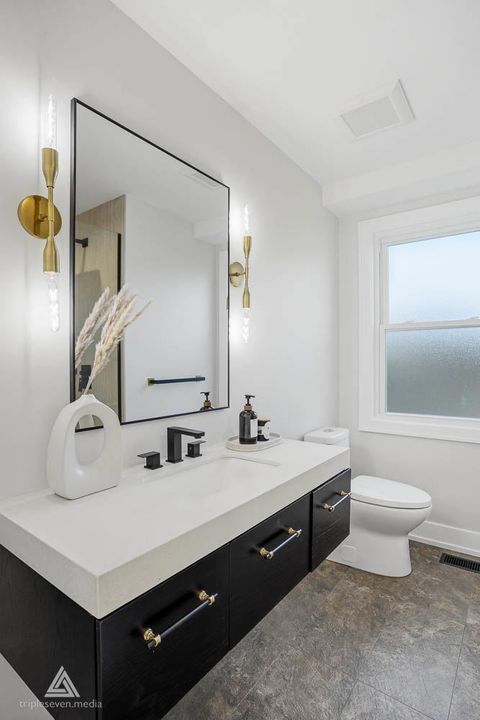 Tiny photo for 500 N Fairview Avenue, Mount Prospect, IL 60056 (MLS # 12571692)