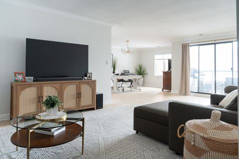 Tiny photo for 448 Raintree Court #1C, Glen Ellyn, IL 60137 (MLS # 12553532)