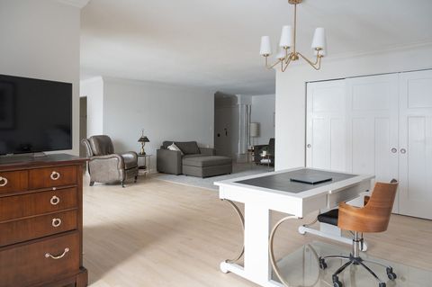 Tiny photo for 448 Raintree Court #1C, Glen Ellyn, IL 60137 (MLS # 12553532)