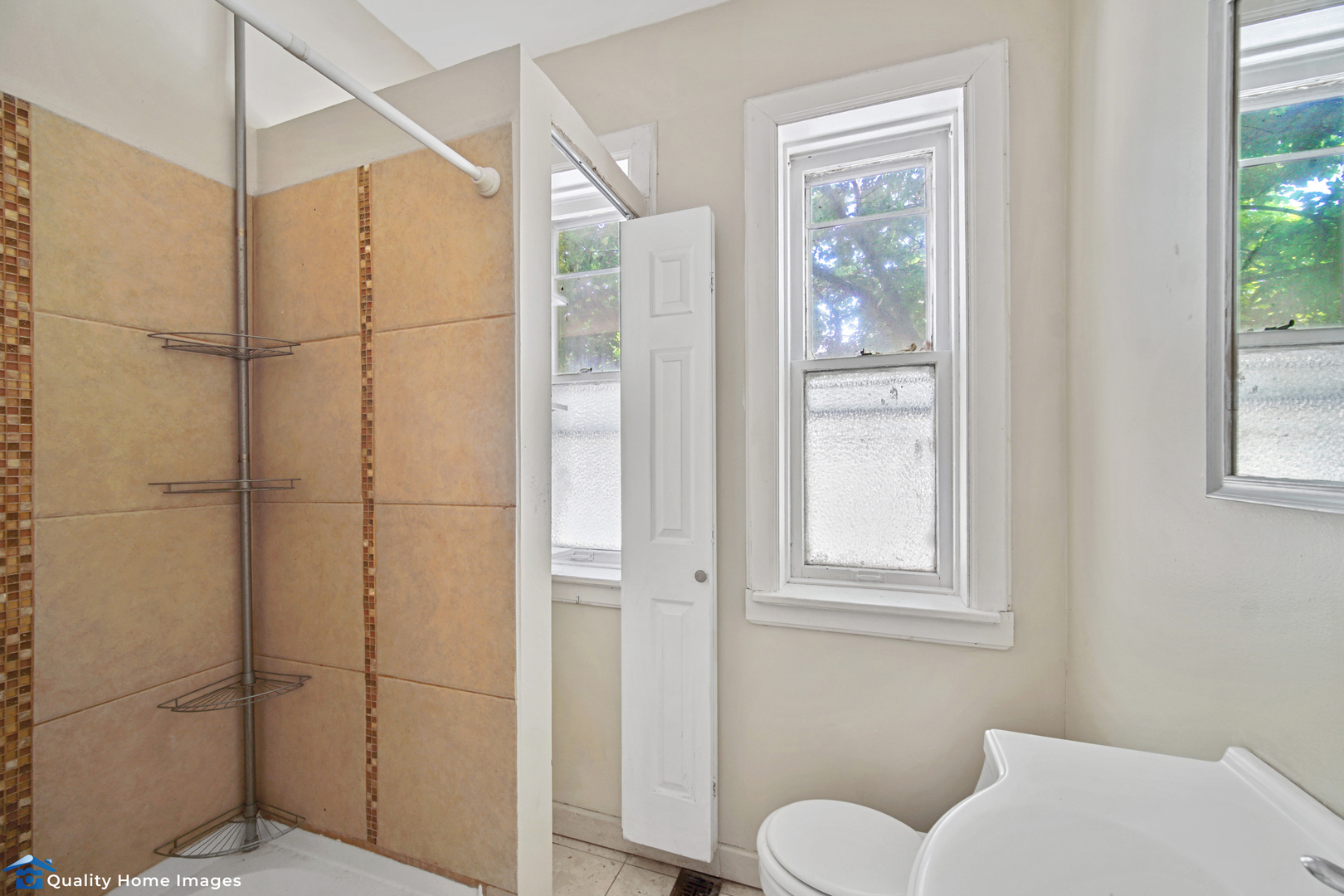 2701 W 24th Place