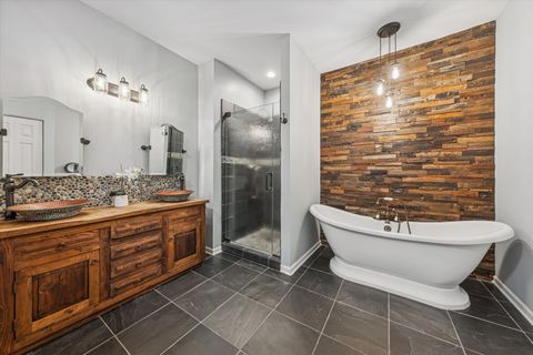 Tiny photo for 315 Regal Court, Clarendon Hills, IL 60514 (MLS # 12496019)