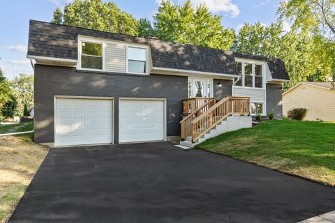 Photo of 451 Alcester Court, Bolingbrook, IL 60440 (MLS # 12471901)