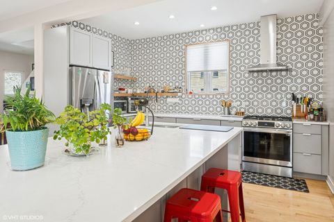 Tiny photo for 4911 N Ashland Avenue, Chicago, IL 60640 (MLS # 12424108)