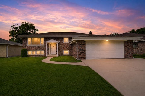 Tiny photo for 562 N Plamondon Drive, Addison, IL 60101 (MLS # 12744719)