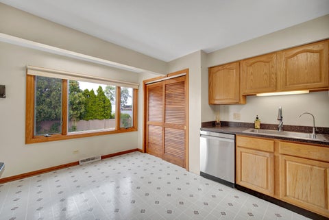 Tiny photo for 562 N Plamondon Drive, Addison, IL 60101 (MLS # 12744719)