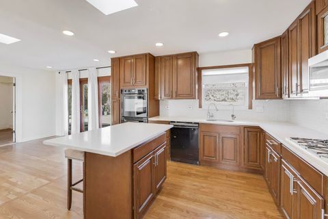 Tiny photo for 122 59th Street, Willowbrook, IL 60527 (MLS # 12590202)