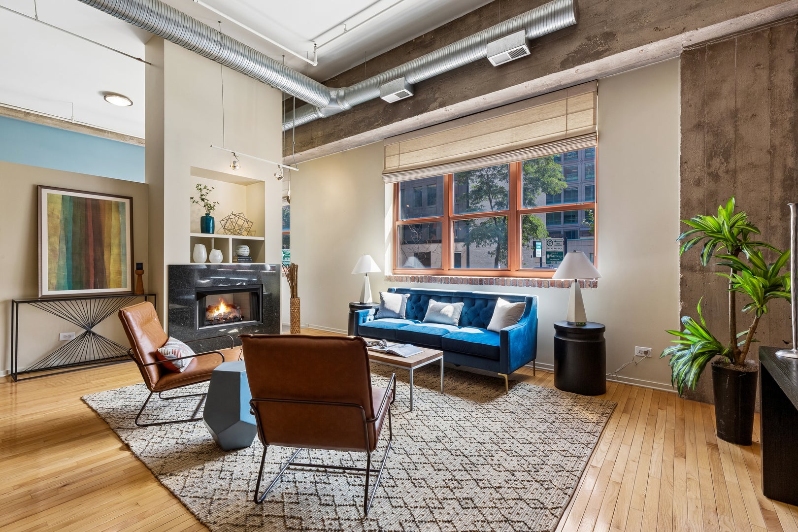 360 W Illinois Street 1F